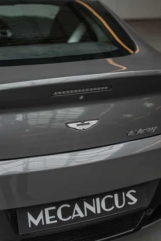 Aston Martin V12 Vantage *Manual / Aston Martin Service* 09/2009-photo-46