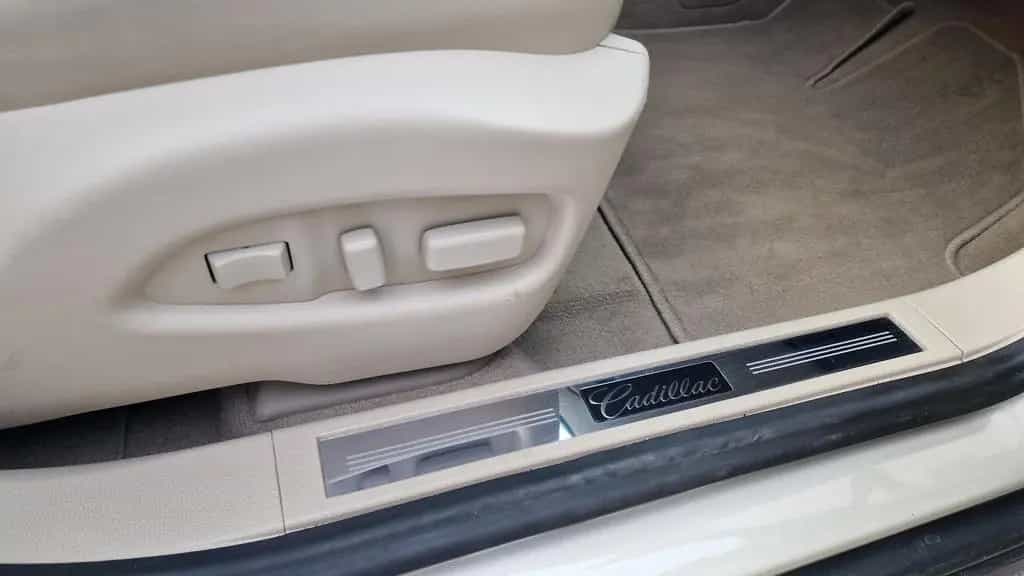 Cadillac SRX Sport Luxury*Navi*Leder*AHK*Alu*Pano*Kamera* 08/2013-photo-16