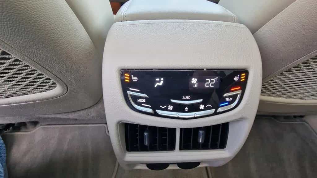 Cadillac SRX Sport Luxury*Navi*Leder*AHK*Alu*Pano*Kamera* 08/2013-photo-24