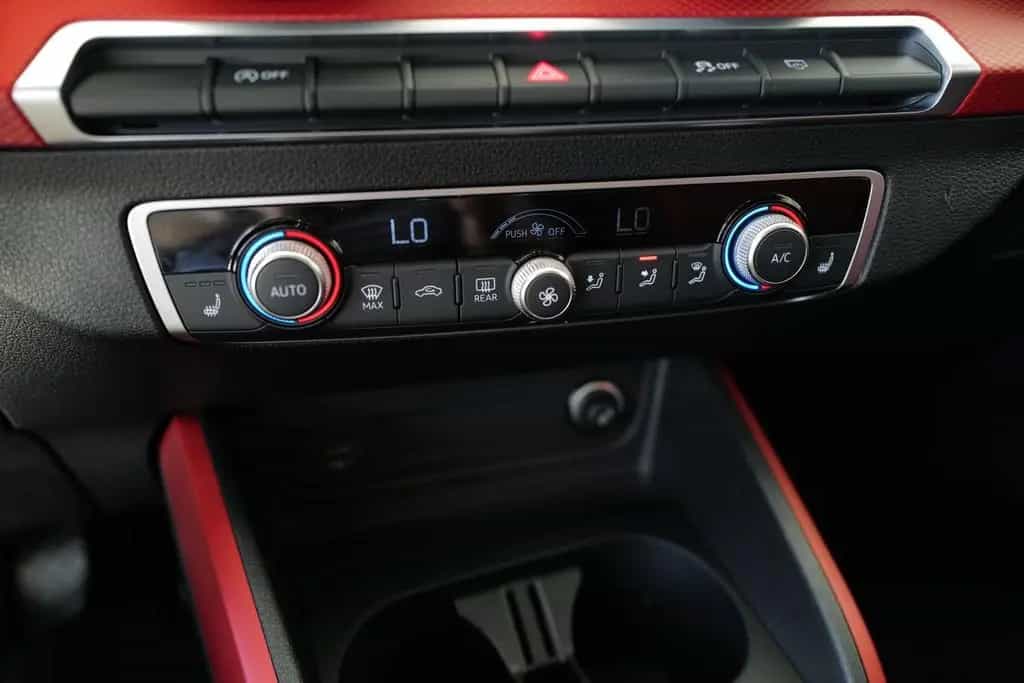 Audi Q2 35TDI quattro sport Bang & Olufsen Navi 10/2020-photo-11