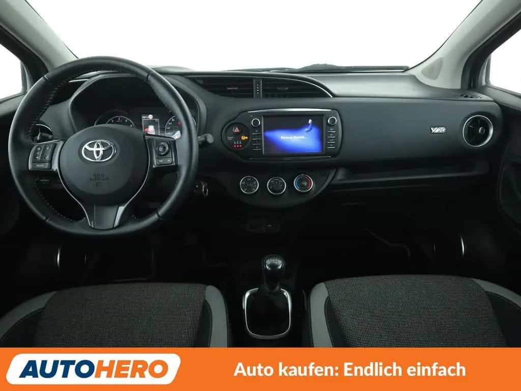 Toyota Yaris 1.5 Dual VVT-iE Y20 Club*NAVI*CAM*KLIMA* 03/2019-photo-11