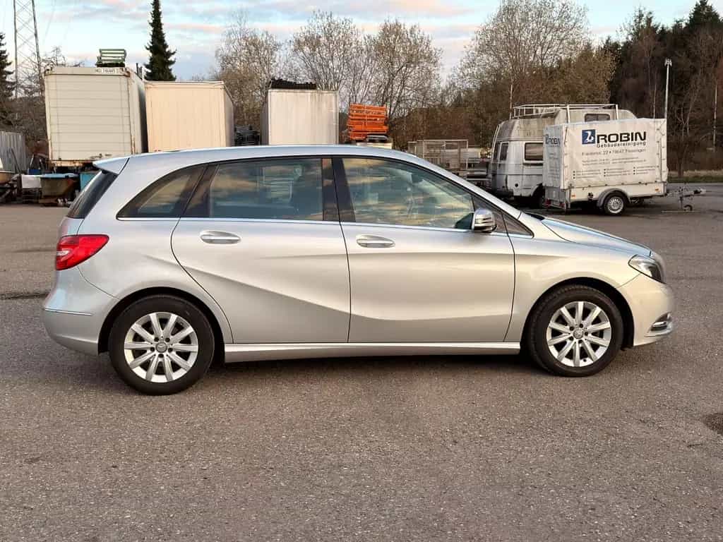 Mercedes-Benz B 180 *Automatik* AHK / Klima / SHZ / Service / 05/2013-photo-10