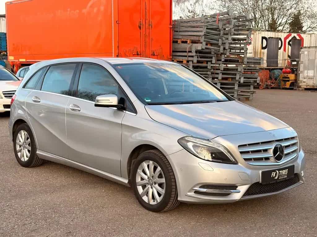 Mercedes-Benz B 180 *Automatik* AHK / Klima / SHZ / Service / 05/2013-photo-11