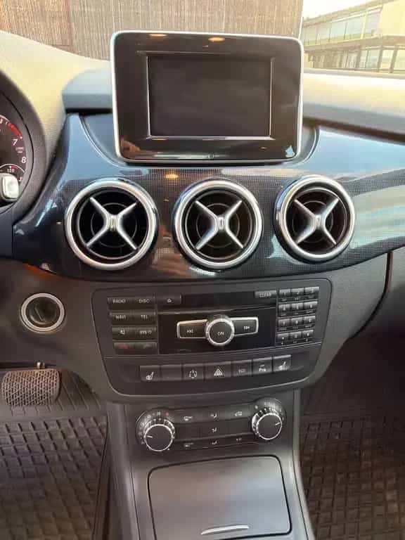 Mercedes-Benz B 180 *Automatik* AHK / Klima / SHZ / Service / 05/2013-photo-24