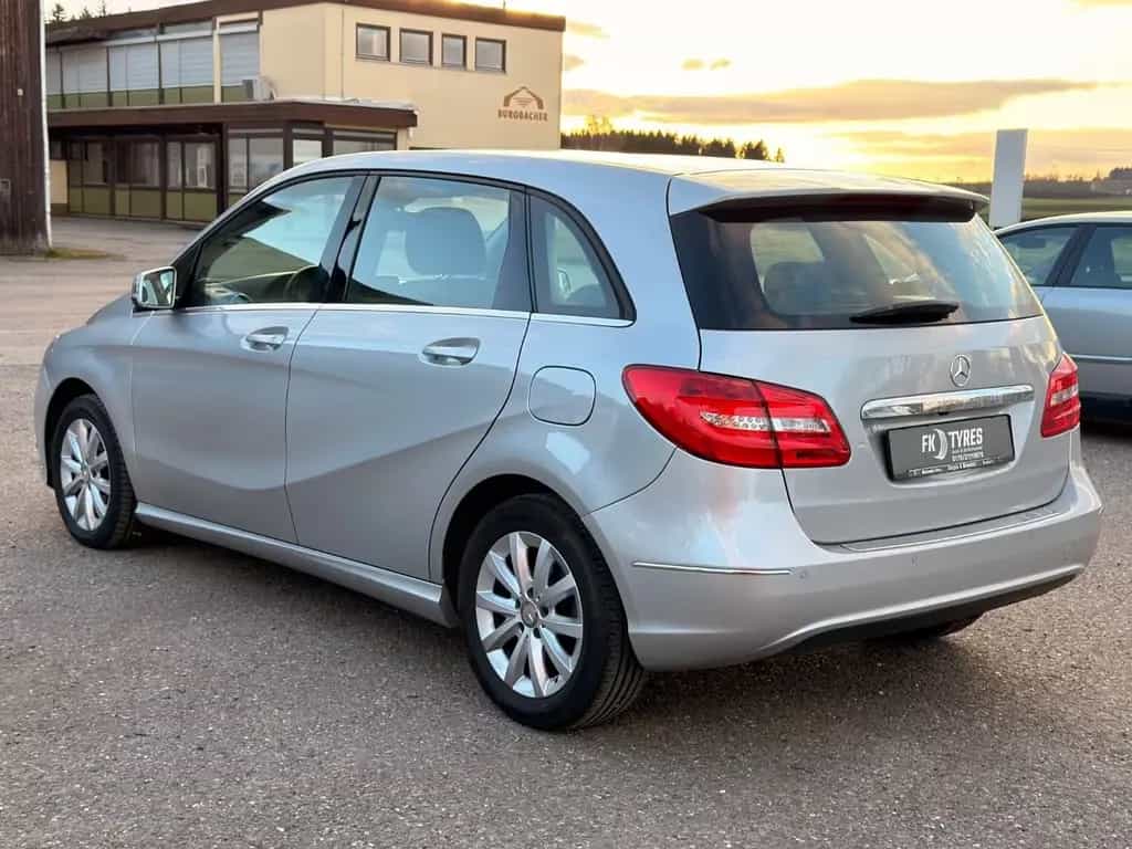 Mercedes-Benz B 180 *Automatik* AHK / Klima / SHZ / Service / 05/2013-photo-5
