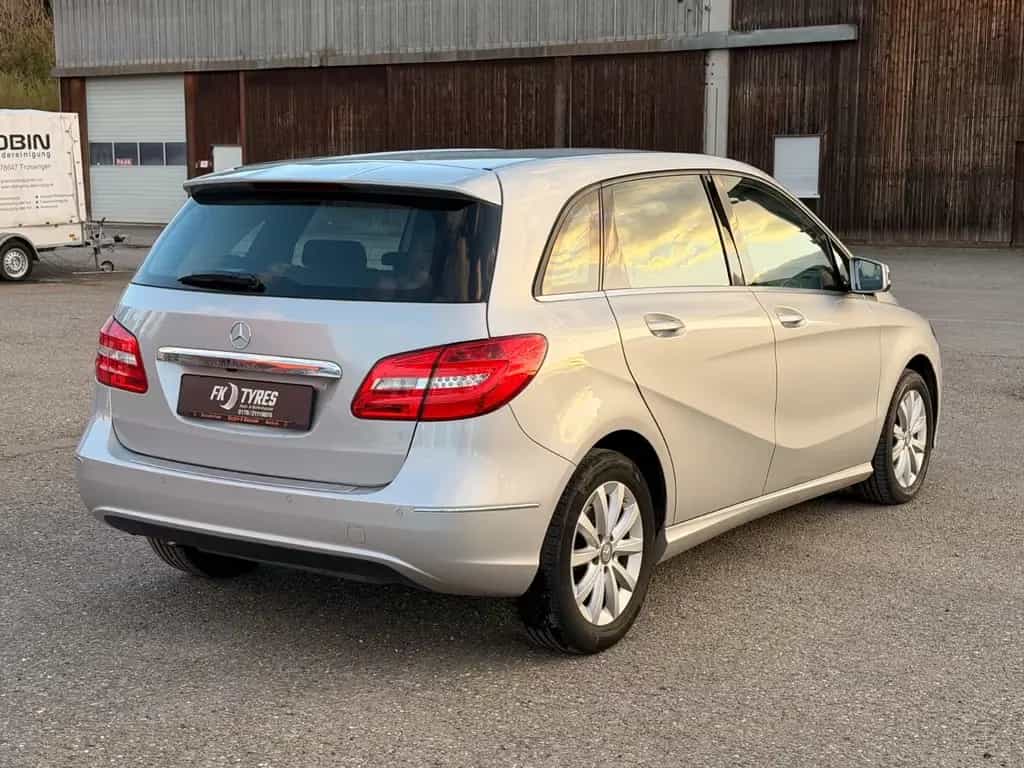 Mercedes-Benz B 180 *Automatik* AHK / Klima / SHZ / Service / 05/2013-photo-8