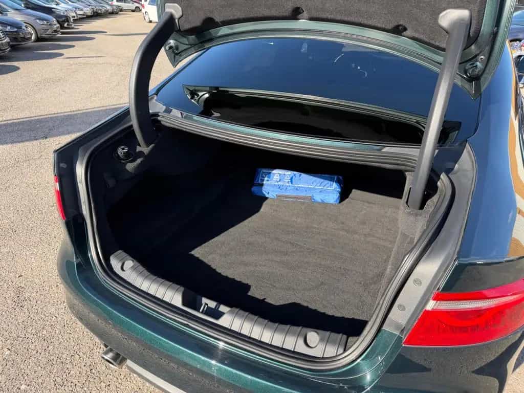 Jaguar XF 30d 300PS R-Sport Automatik Matric Head ACC 03/2017-photo-12