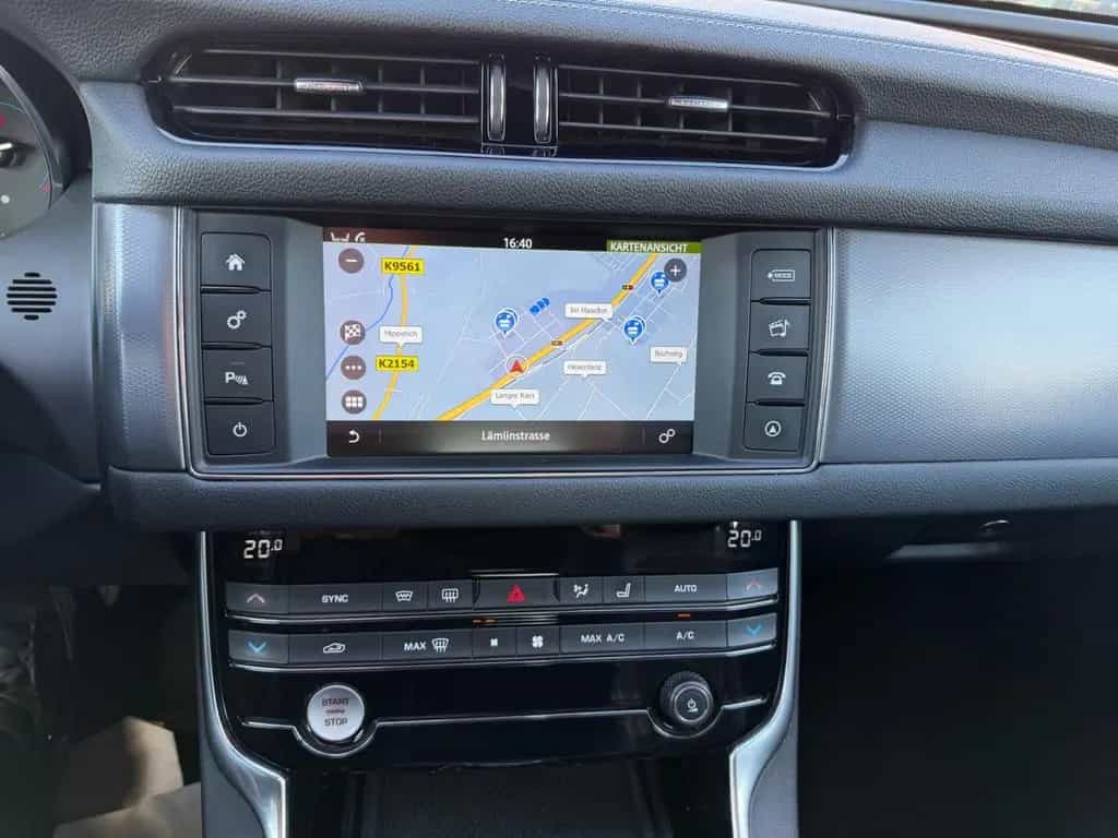 Jaguar XF 30d 300PS R-Sport Automatik Matric Head ACC 03/2017-photo-24