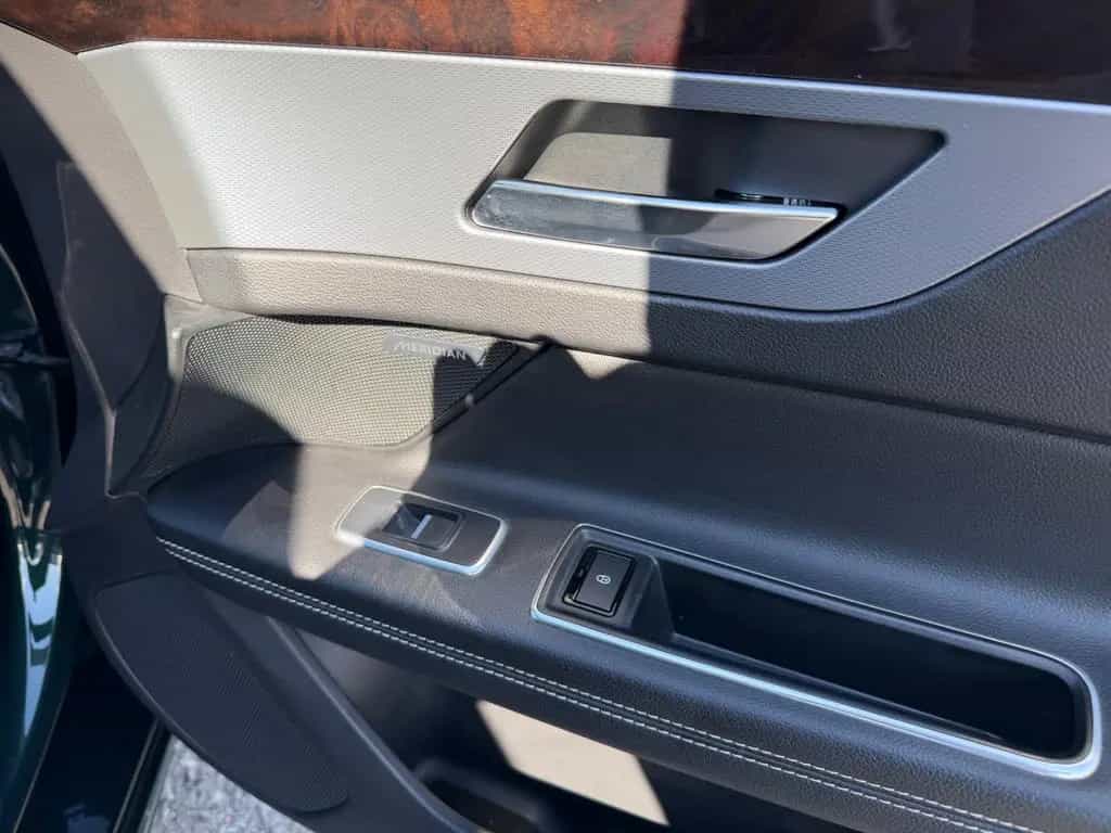 Jaguar XF 30d 300PS R-Sport Automatik Matric Head ACC 03/2017-photo-6