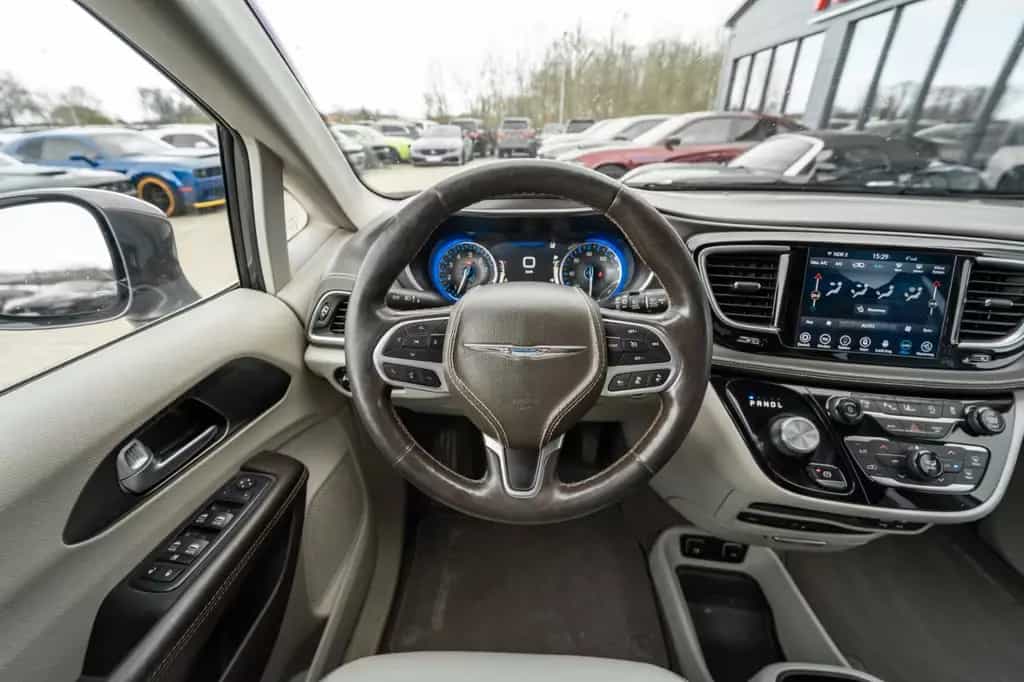 Chrysler Pacifica 3,6  TOURING L PLUS 6 SITZE LEDER ACC 07/2018-photo-38