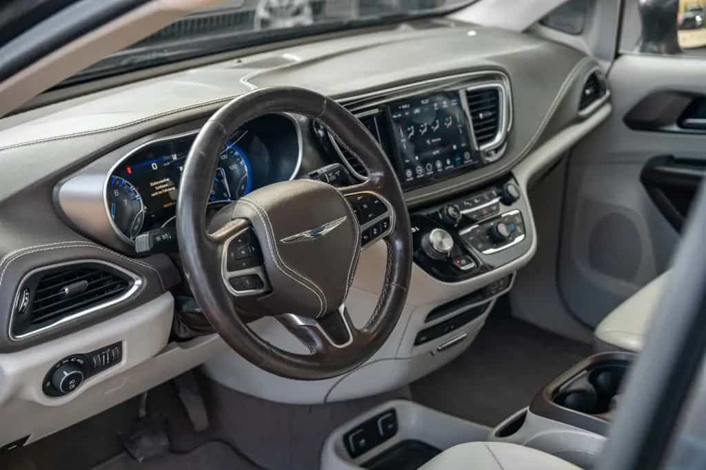 Chrysler Pacifica 3,6  TOURING L PLUS 6 SITZE LEDER ACC 07/2018-photo-42