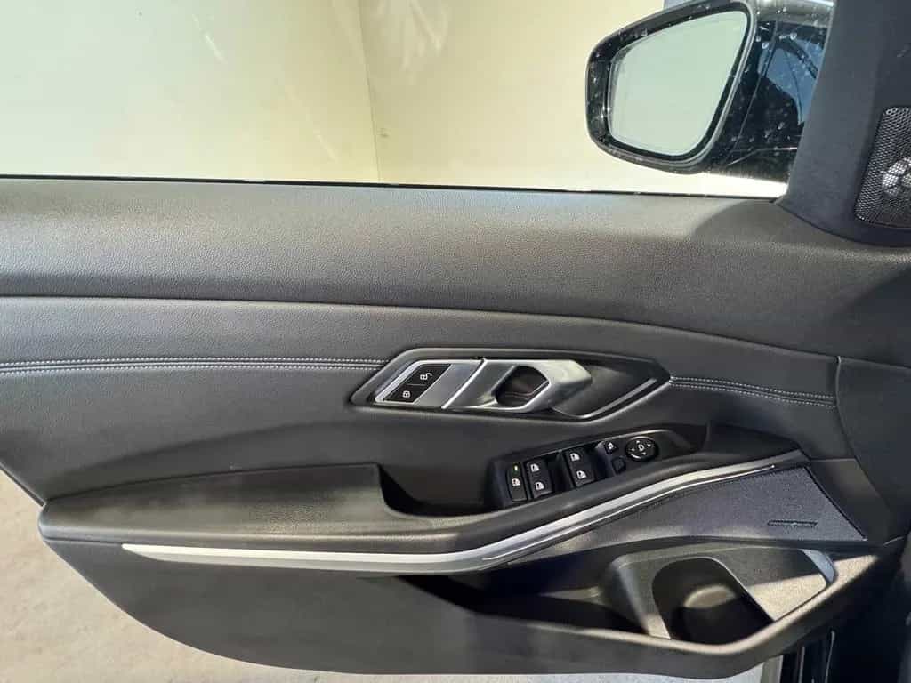 BMW 3 Series 330 d xDrive M Sport LEDER+NAVI+KAMERA+HARMANCAR 02/2020-photo-17