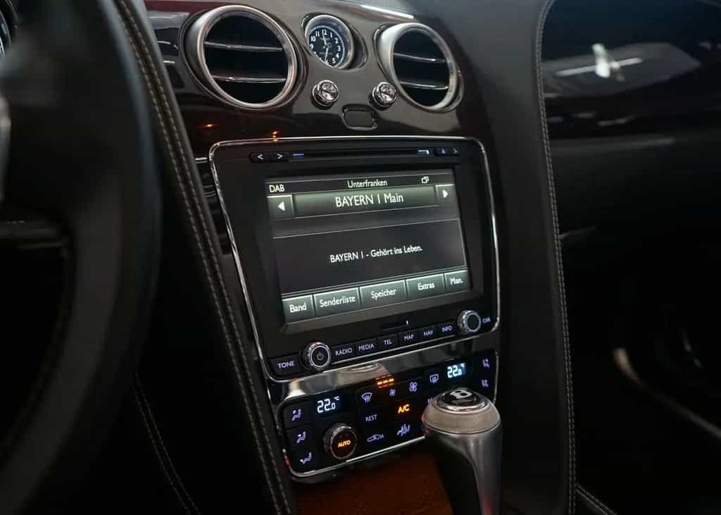 Bentley Flying Spur Mulliner v8 ACC Massage FondEntertai 03/2015-photo-26
