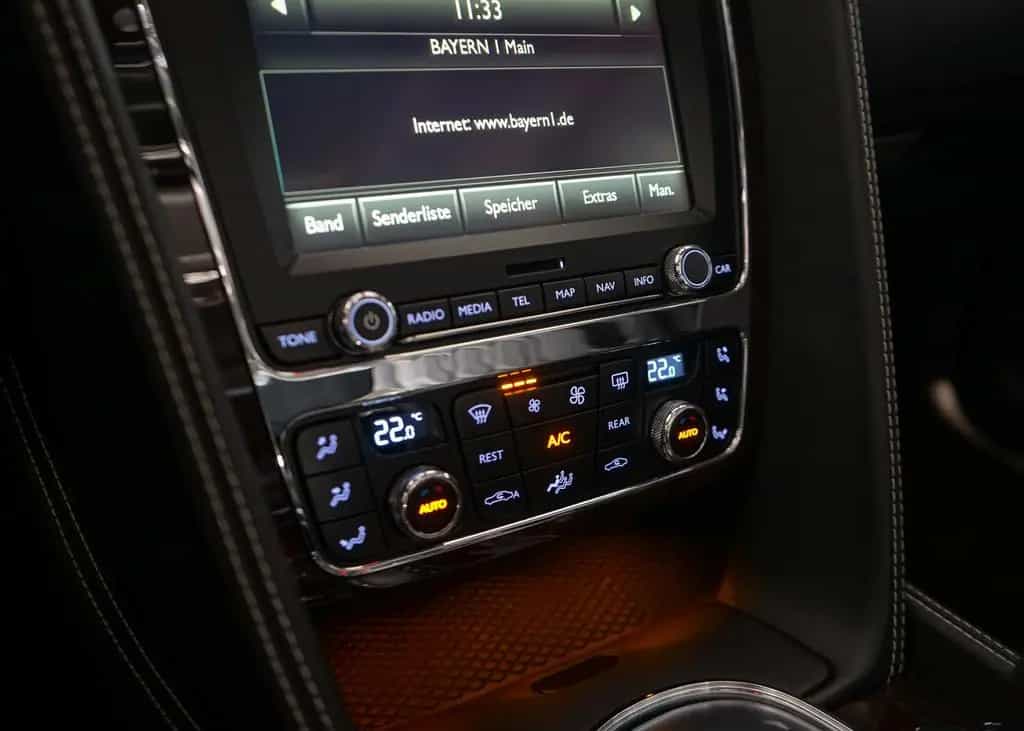 Bentley Flying Spur Mulliner v8 ACC Massage FondEntertai 03/2015-photo-27