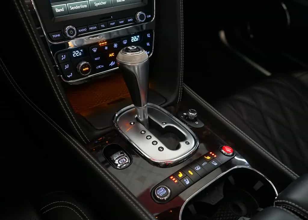Bentley Flying Spur Mulliner v8 ACC Massage FondEntertai 03/2015-photo-28