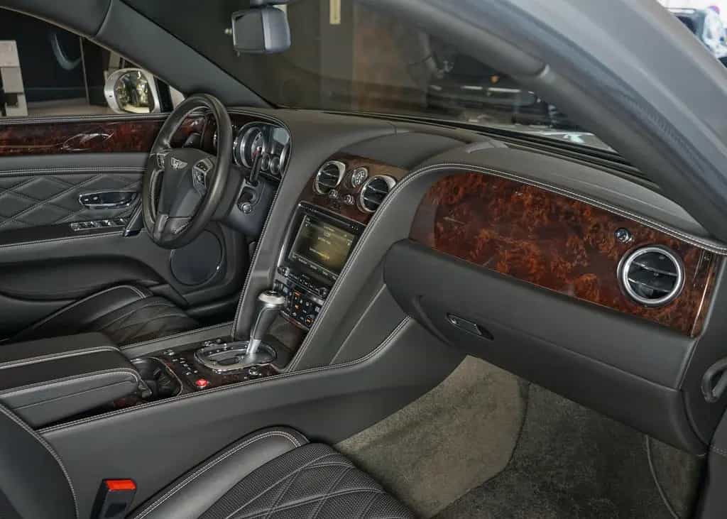 Bentley Flying Spur Mulliner v8 ACC Massage FondEntertai 03/2015-photo-30