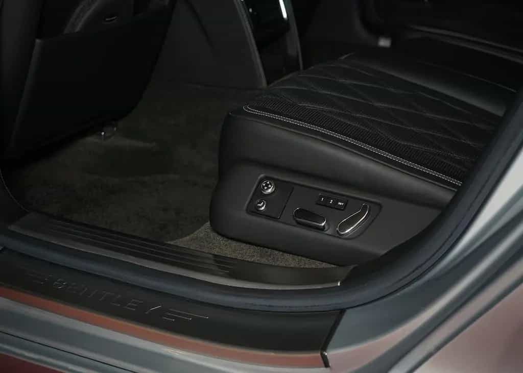 Bentley Flying Spur Mulliner v8 ACC Massage FondEntertai 03/2015-photo-35