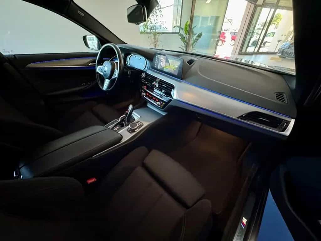BMW - Serie 5 520 Touring Msport 01/2018-photo-12
