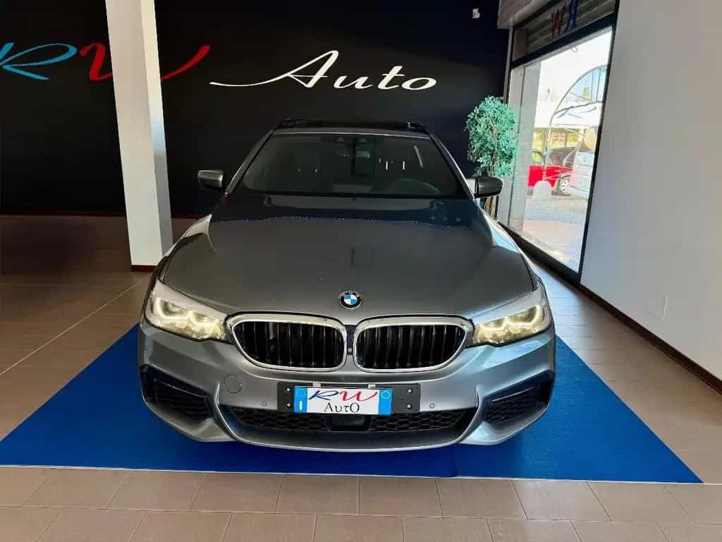 BMW - Serie 5 520 Touring Msport 01/2018-photo-2