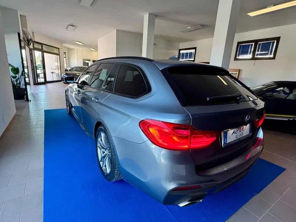 BMW - Serie 5 520 Touring Msport 01/2018-photo-4