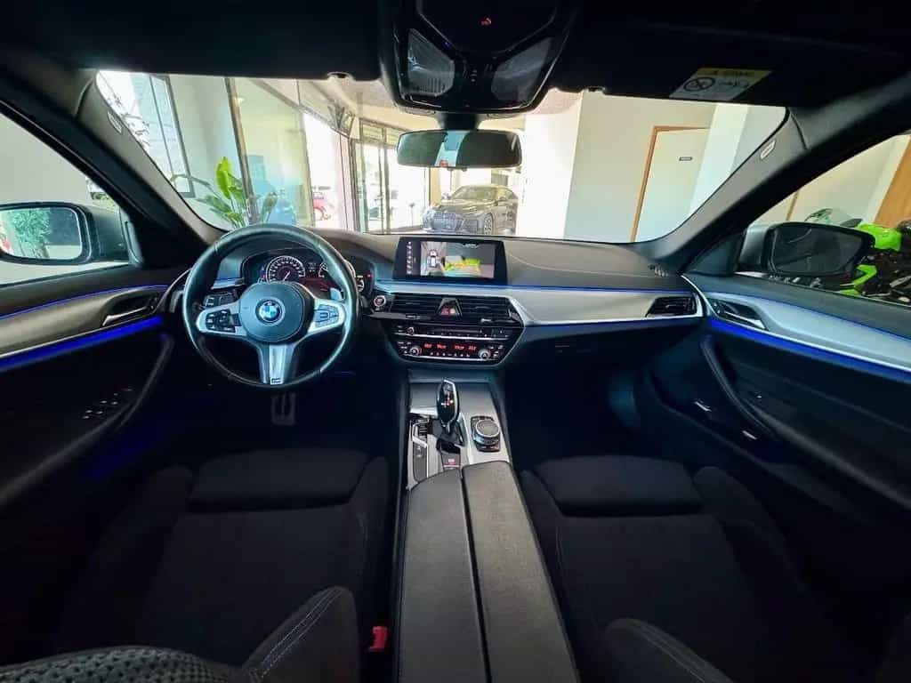 BMW - Serie 5 520 Touring Msport 01/2018-photo-6