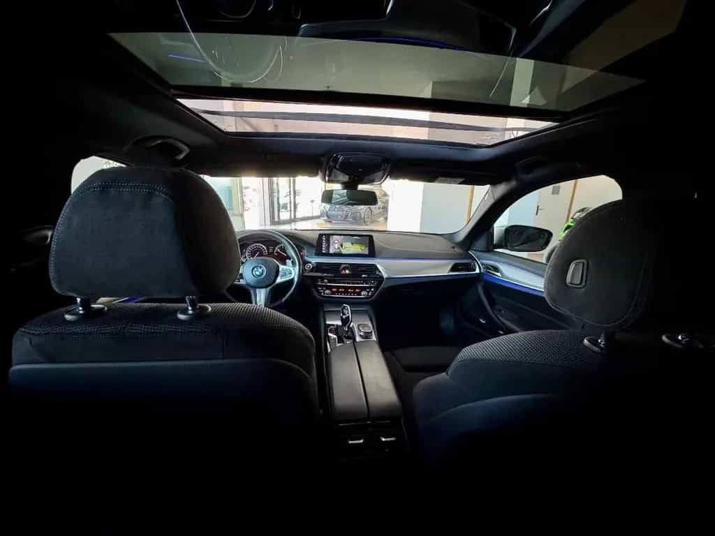 BMW - Serie 5 520 Touring Msport 01/2018-photo-9