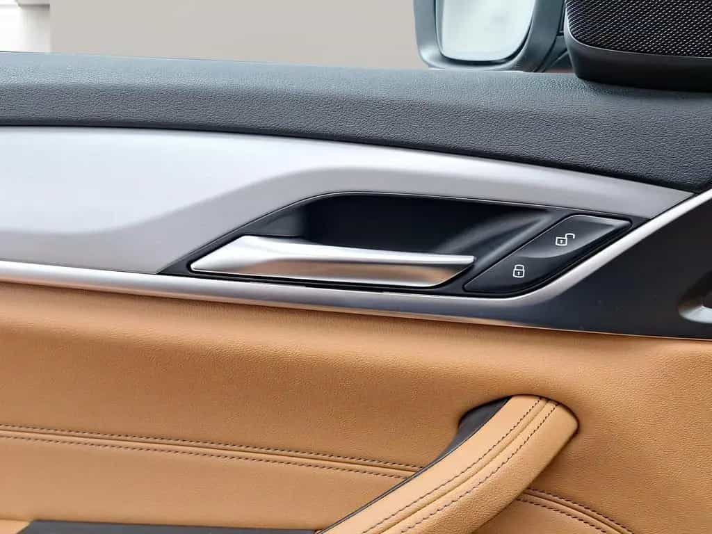 BMW 5 Series 520d xDrive Touring Standheizung Kamera HiFi 03/2023-photo-15