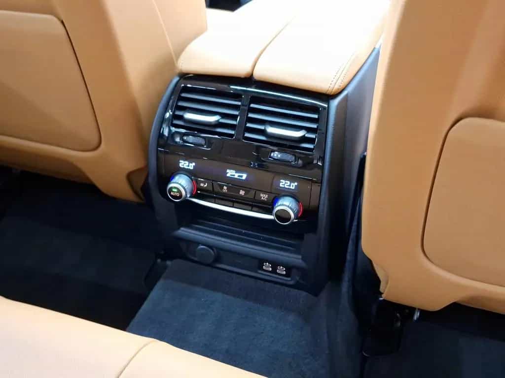 BMW 5 Series 520d xDrive Touring Standheizung Kamera HiFi 03/2023-photo-16