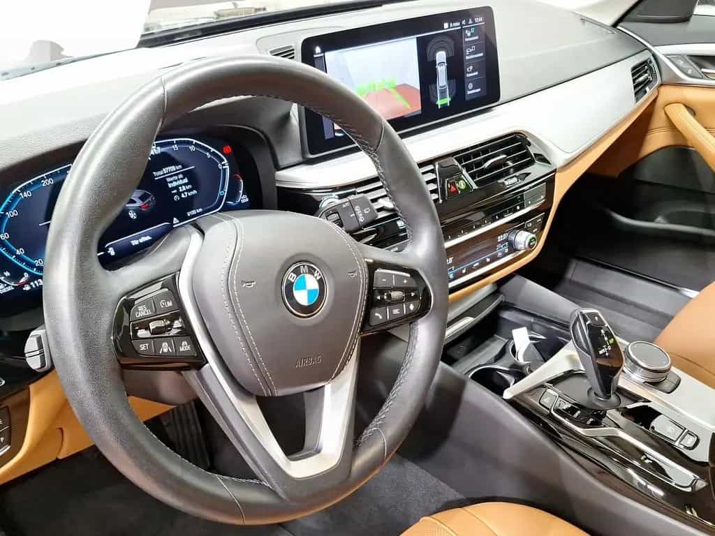 BMW 5 Series 520d xDrive Touring Standheizung Kamera HiFi 03/2023-photo-3