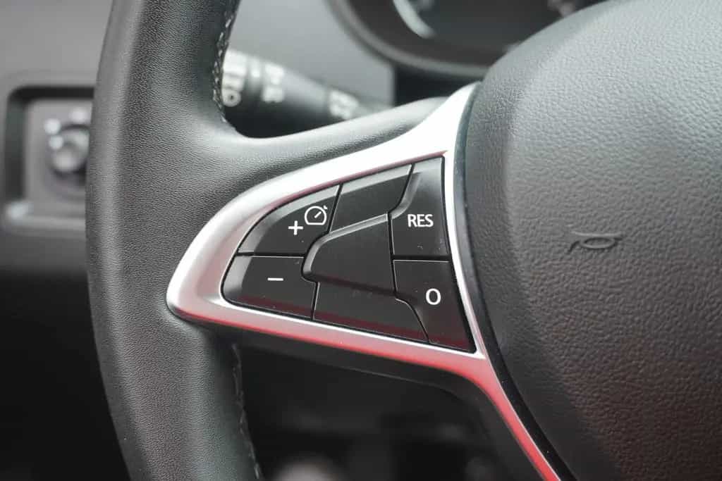 Dacia Duster TCe 125 Navi Kamera PDC Freisprechanlage 08/2018-photo-15