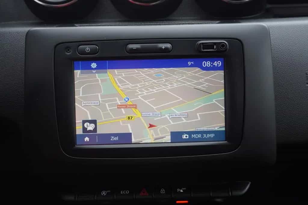 Dacia Duster TCe 125 Navi Kamera PDC Freisprechanlage 08/2018-photo-21