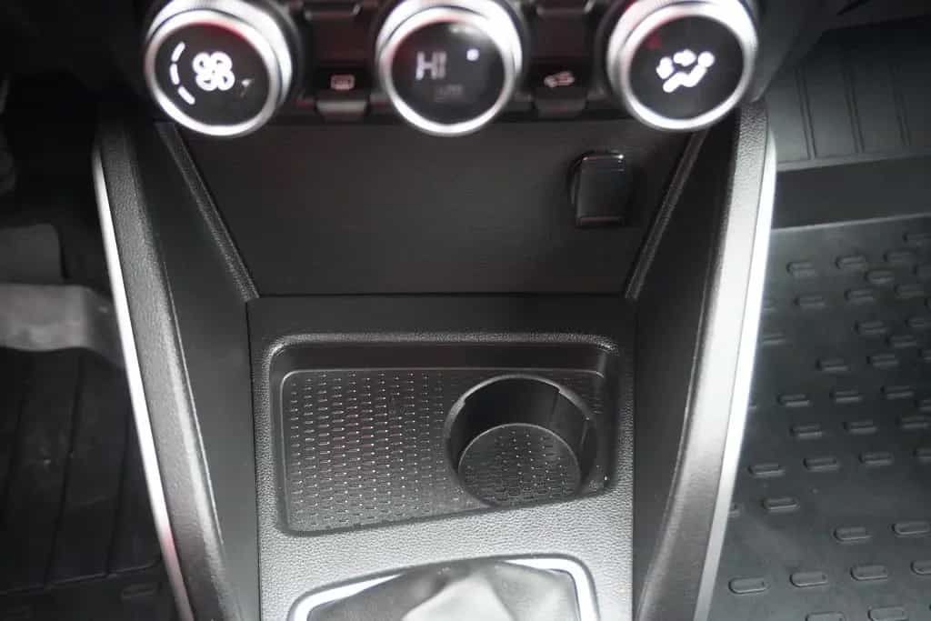 Dacia Duster TCe 125 Navi Kamera PDC Freisprechanlage 08/2018-photo-23