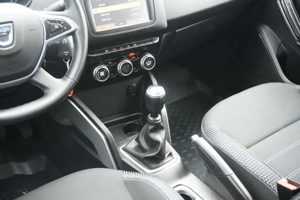 Dacia Duster TCe 125 Navi Kamera PDC Freisprechanlage 08/2018-photo-26