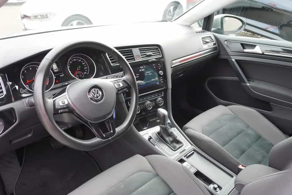 Volkswagen Golf VII Variant 1.5TSI Highline LED AHK Kamera 06/2018-photo-9
