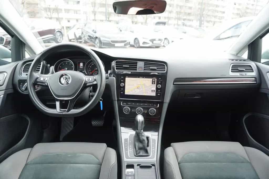 Volkswagen Golf VII Variant 1.5TSI Highline LED AHK Kamera 06/2018-photo-10
