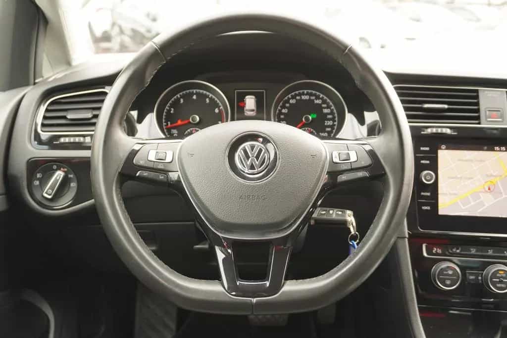 Volkswagen Golf VII Variant 1.5TSI Highline LED AHK Kamera 06/2018-photo-11