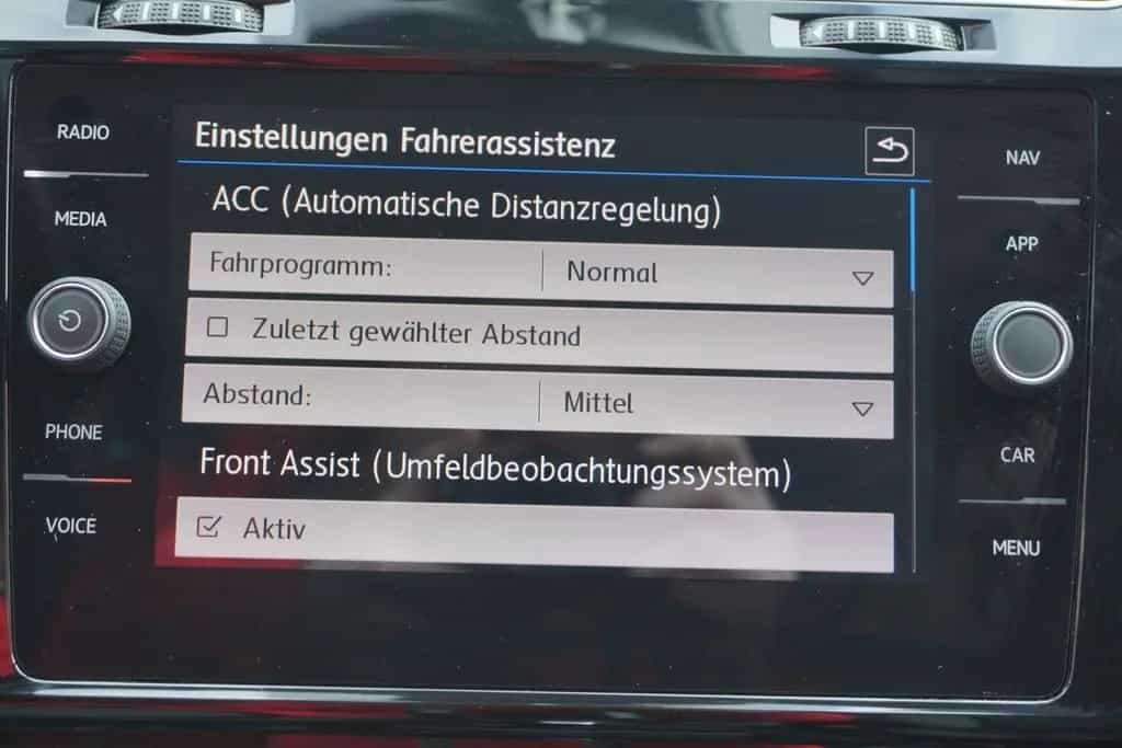 Volkswagen Golf VII Variant 1.5TSI Highline LED AHK Kamera 06/2018-photo-14
