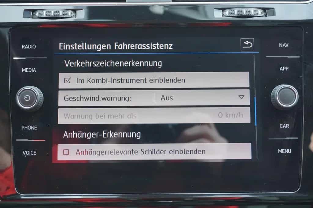 Volkswagen Golf VII Variant 1.5TSI Highline LED AHK Kamera 06/2018-photo-15