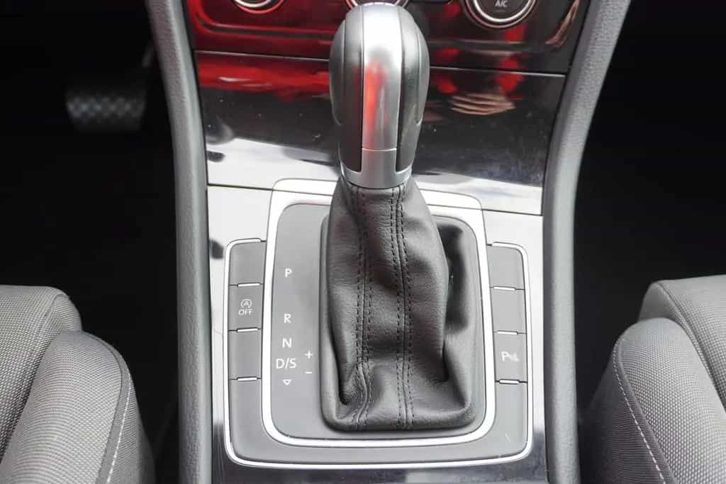 Volkswagen Golf VII Variant 1.5TSI Highline LED AHK Kamera 06/2018-photo-19