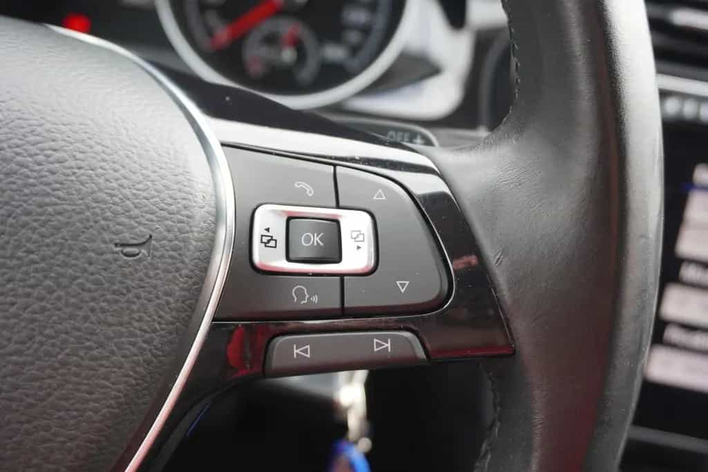 Volkswagen Golf VII Variant 1.5TSI Highline LED AHK Kamera 06/2018-photo-23