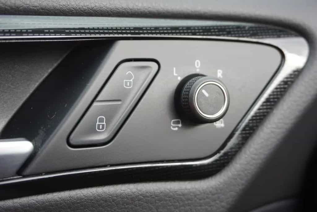 Volkswagen Golf VII Variant 1.5TSI Highline LED AHK Kamera 06/2018-photo-27