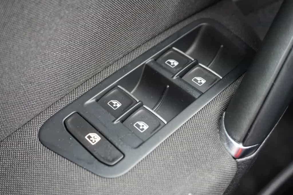 Volkswagen Golf VII Variant 1.5TSI Highline LED AHK Kamera 06/2018-photo-28