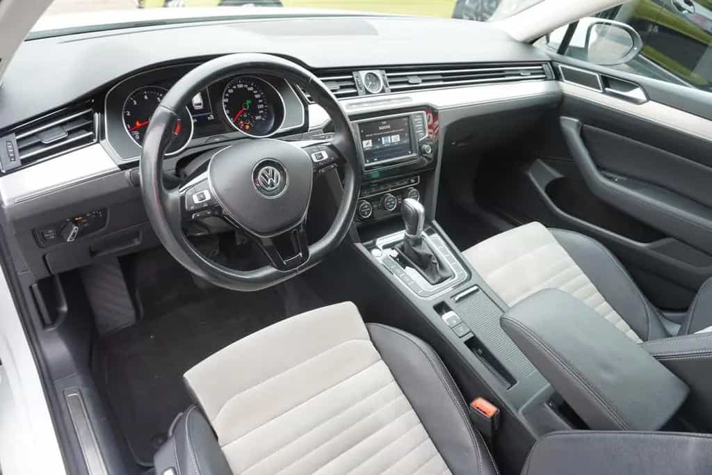 Volkswagen Passat Variant Passat 1.8 TSI Variant Highline LED ACC Tempomat 01/2017-photo-10