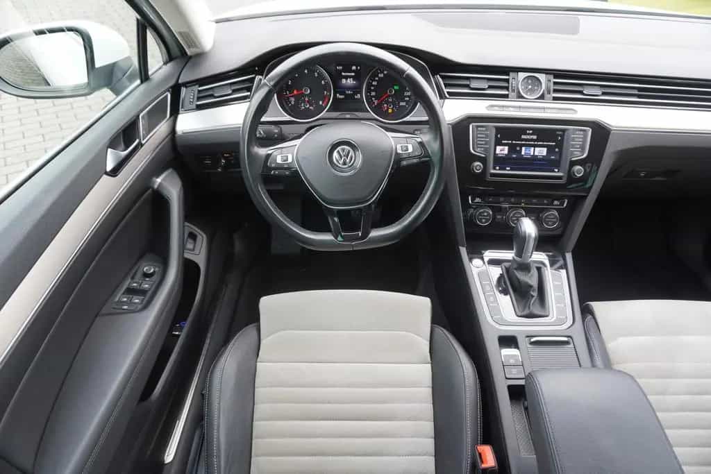 Volkswagen Passat Variant Passat 1.8 TSI Variant Highline LED ACC Tempomat 01/2017-photo-12