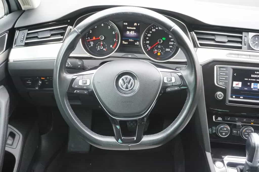 Volkswagen Passat Variant Passat 1.8 TSI Variant Highline LED ACC Tempomat 01/2017-photo-13