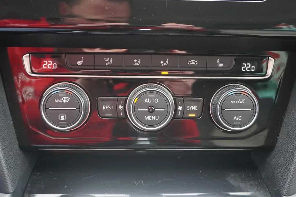 Volkswagen Passat Variant Passat 1.8 TSI Variant Highline LED ACC Tempomat 01/2017-photo-16