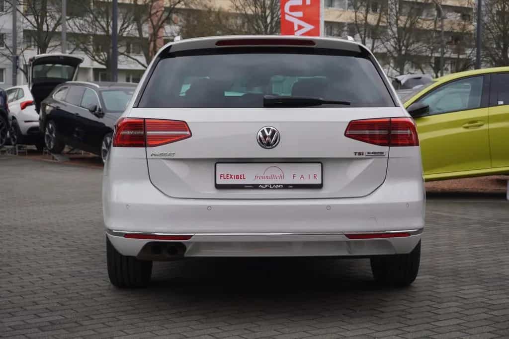 Volkswagen Passat Variant Passat 1.8 TSI Variant Highline LED ACC Tempomat 01/2017-photo-4