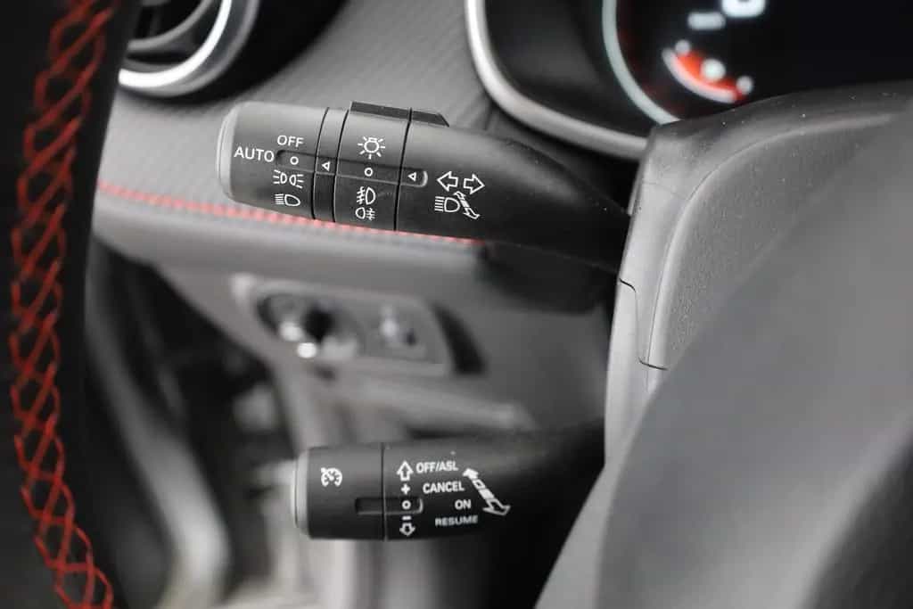 MG ZS 1.0 T-GDI Luxury Aut. LED Navi 360° 05/2024-photo-16