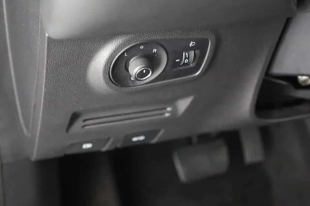 MG ZS 1.0 T-GDI Luxury Aut. LED Navi 360° 05/2024-photo-18