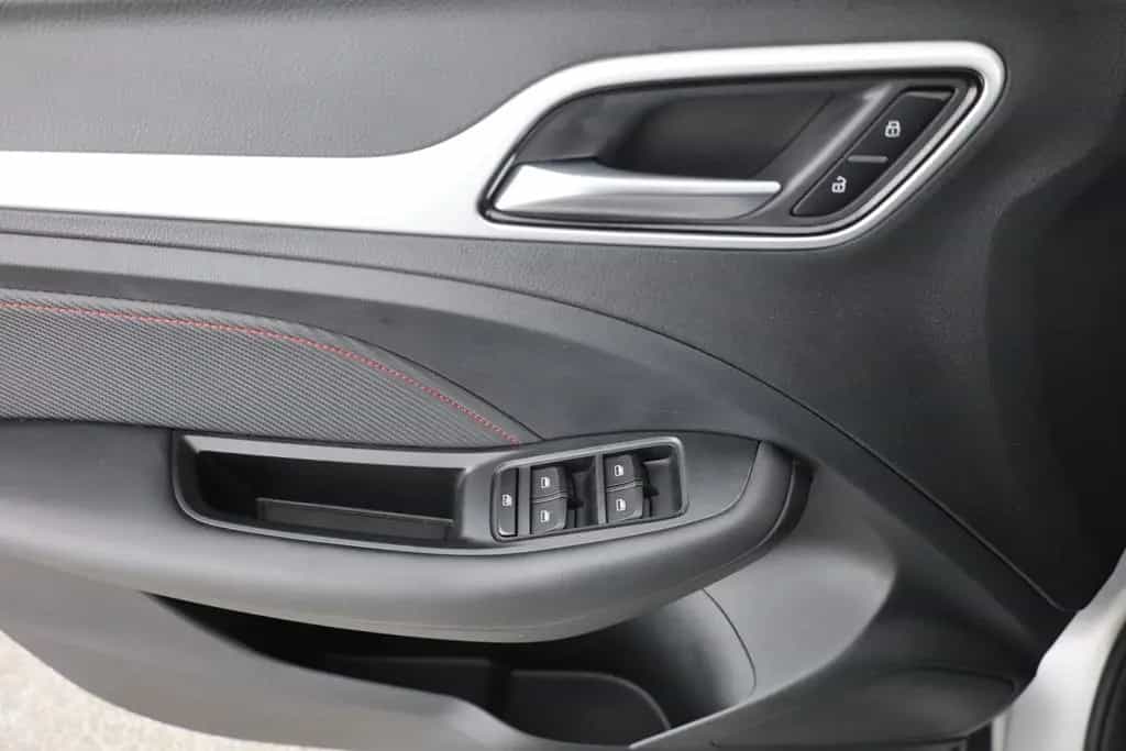 MG ZS 1.0 T-GDI Luxury Aut. LED Navi 360° 05/2024-photo-19